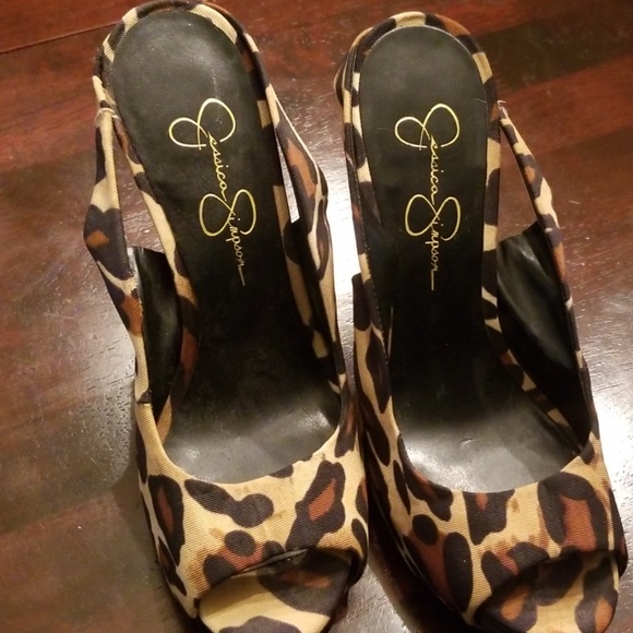 Shoes - Picture 4 of 5